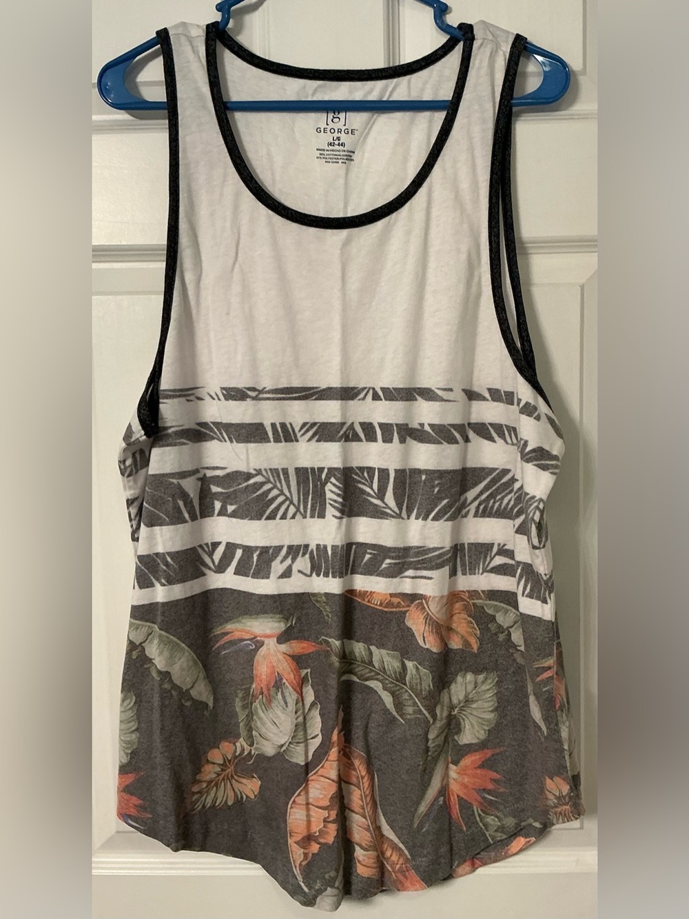 George White, Gray & Coral Tropical Tank